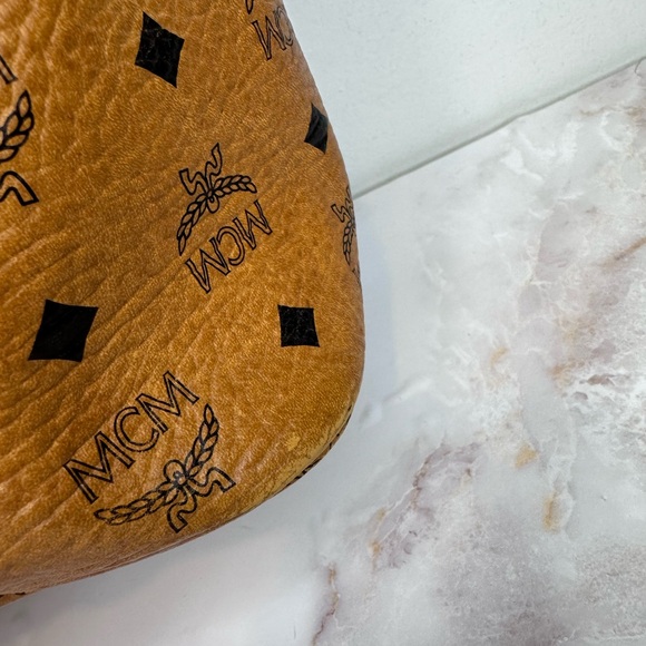 MCM Visetos Tote - Picture 7 of 9